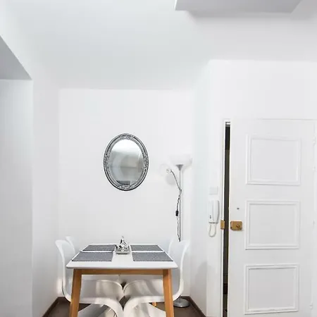 Pandora Flat 11 Apartment